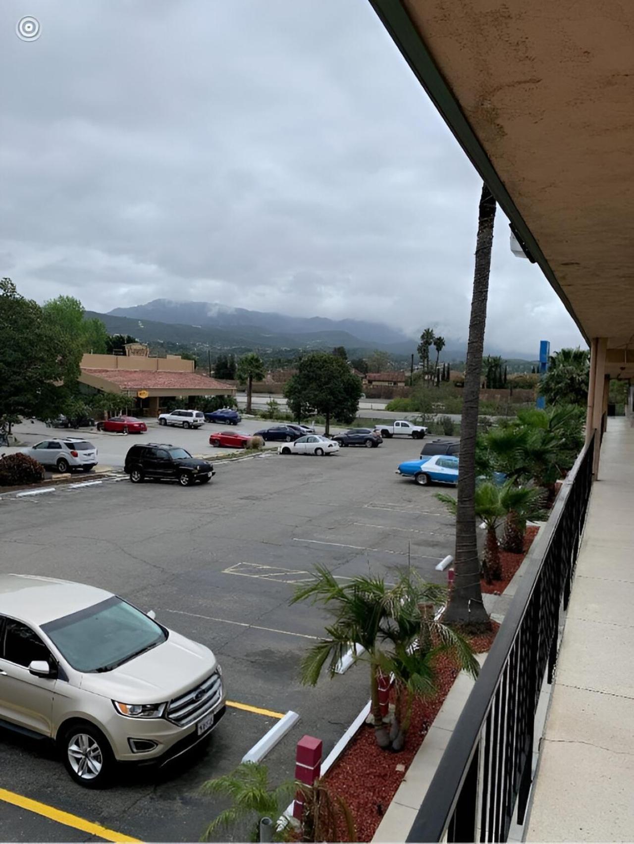 Americas Best Value Inn Thousand Oaks Ngoại thất bức ảnh