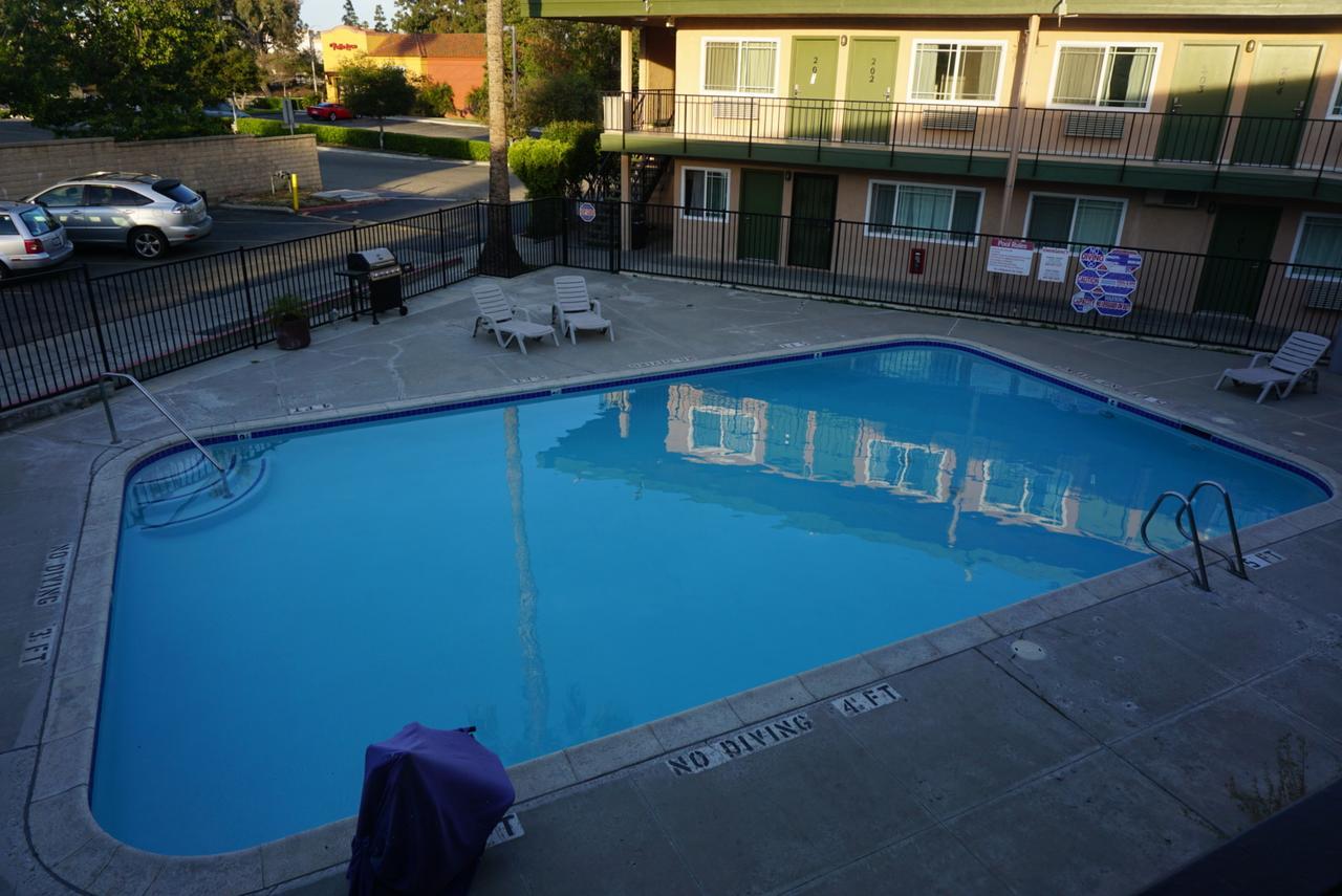 Americas Best Value Inn Thousand Oaks Ngoại thất bức ảnh